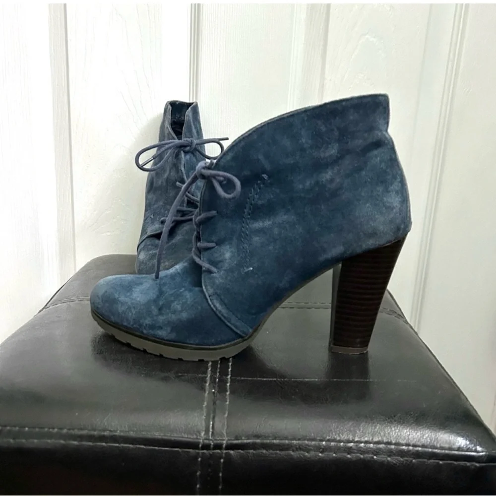 White Mountain Blue Suede Leather Ankle Tie-up Boots 71/2